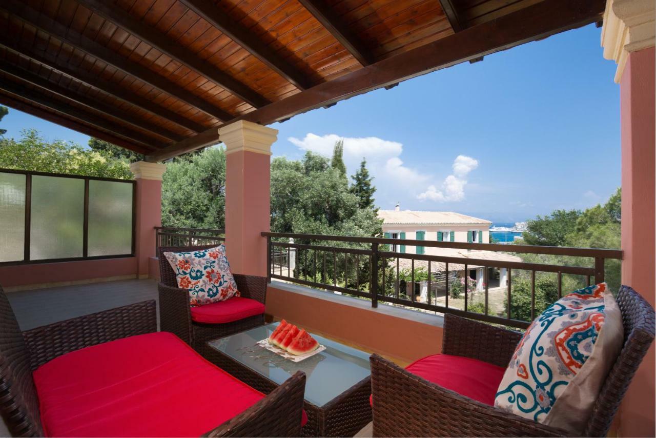 The Four Seasons House With Pool Villa
